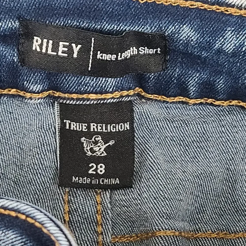 True Religion Riley knee length distressed women's shorts jeans blue Size 28 Y2K - Picture 4 of 6